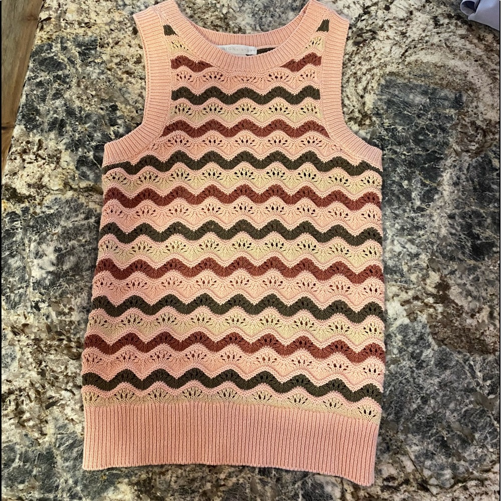 Knit tank top from Evereve. Only worn to try on. Size XS